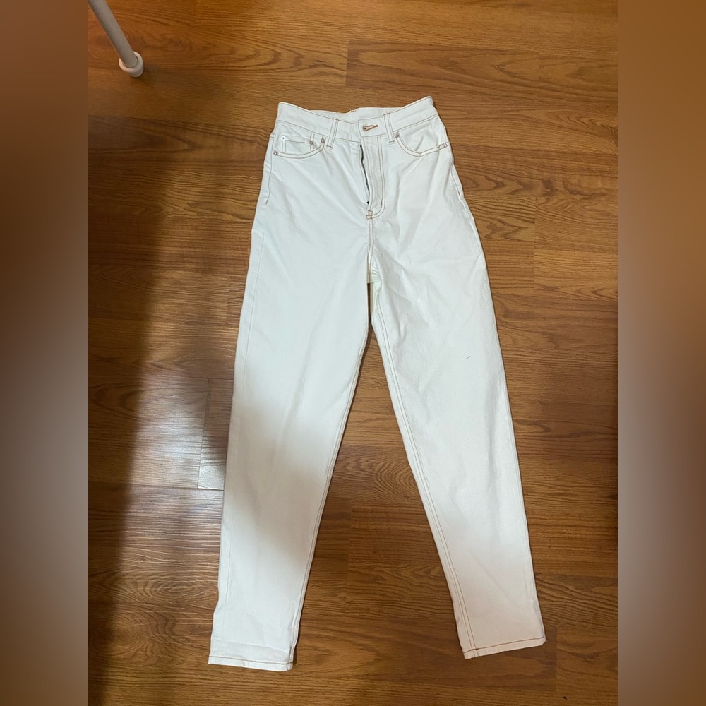 White mom jeans high waist